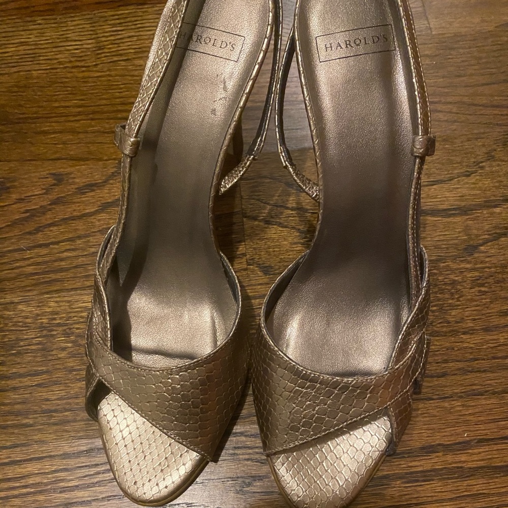 Harold woman’s shoes